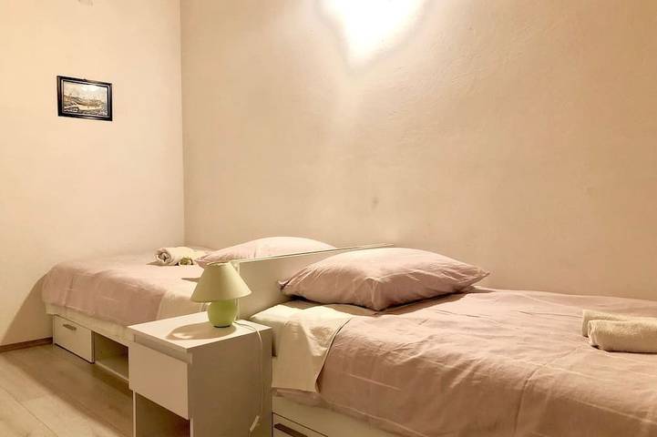 Ganze Wohnung, 2-Zimmer-Ferienwohnung mit Balkon und Meerblick Mrljane, Pasman in Nevidane, Pasman