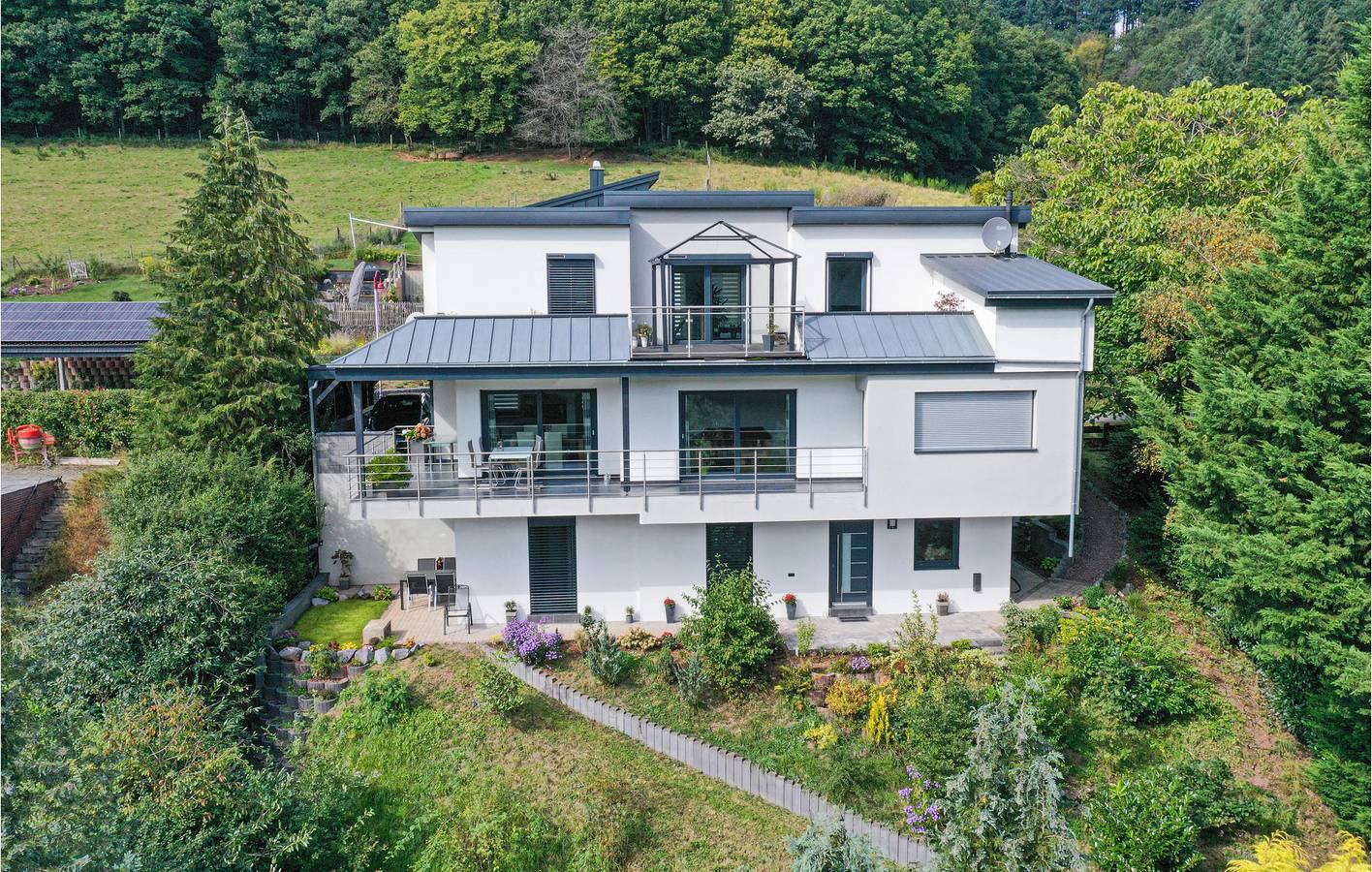 Moderne Wohnung mit Parkplatz, Terrasse & Garten bei Flußbach in Bernkastel-Kues & Umgebung