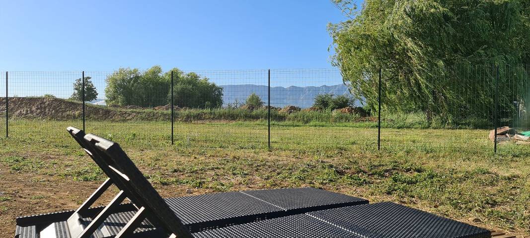 Gîte pour 2 personnes, avec terrasse ainsi que piscine et jardin à Trets - 4