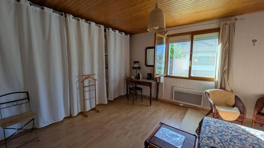 Gîte pour 3 personnes, avec vue ainsi que jardin et terrasse à Varces-Allières-et-Risset - 4