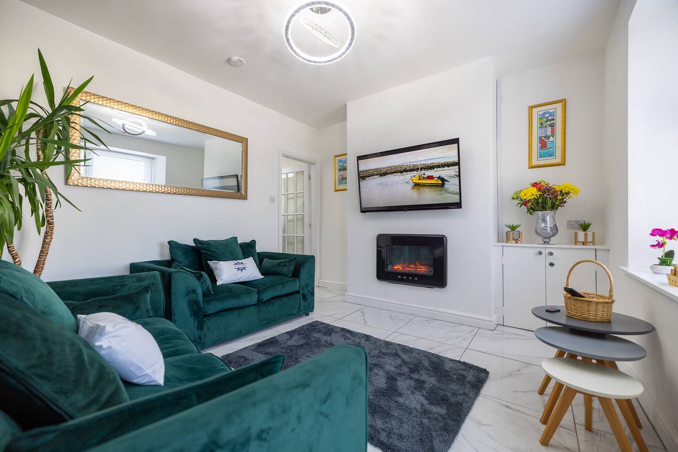 Morecambe Bay 2-Bed Cottage Hot Tub/Jacuzzi/Sauna in Morecambe, Lancashire