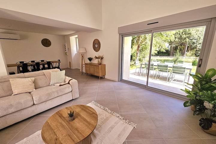 Location de vacances pour 8 personnes, avec jardin et terrasse à Châteauneuf-sur-Charente