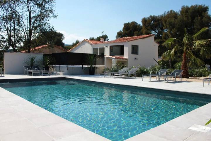 Maison de vacances pour 2 personnes, avec vue ainsi que jardin et piscine dans les Bouches-du-Rhône - 4