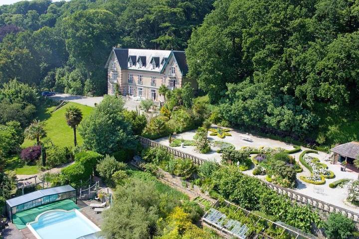 Location de vacances pour 4 personnes, avec piscine ainsi que vue et jardin à Saint-Jean-le-Thomas - 3