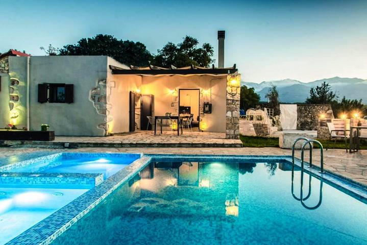 Villa für 7 Personen, mit Pool und Whirlpool sowie Garten und Kinderpool - 1