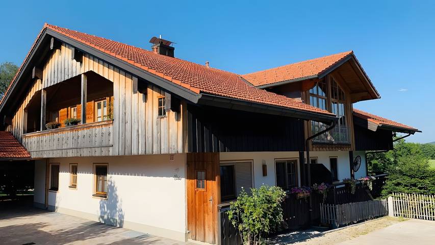 Ferienwohnung für 4 Personen, mit Balkon im Tölzer Land