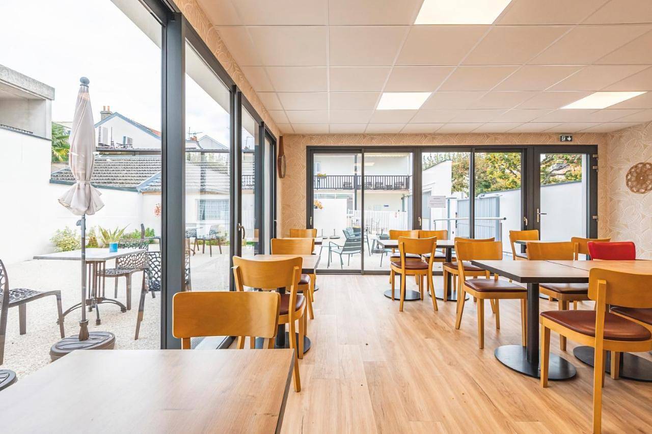 Logis Hôtel Au Tambour in Reims, Marne