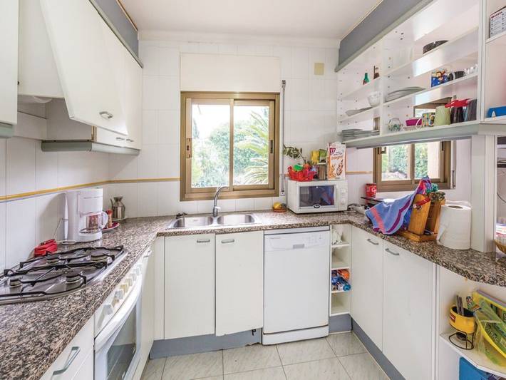 Location de vacances pour 10 personnes, avec terrasse ainsi que piscine et jardin, adapté aux familles à L'Escala - 3