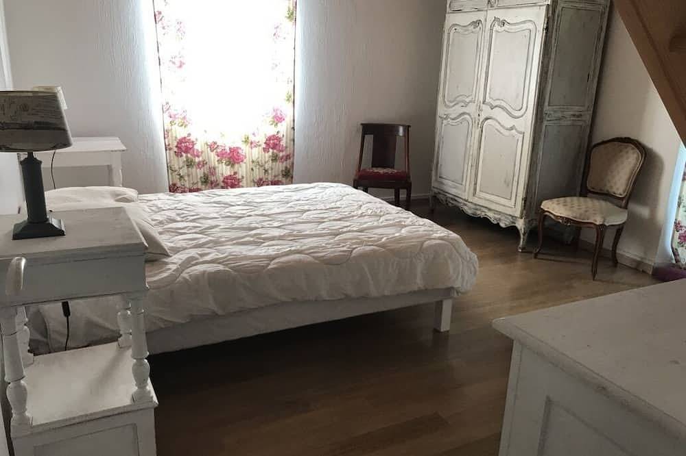 Spacious house in wooded grounds: Swimming pool/Jacuzzi and Tennis court in Saint-Geours-de-Maremne, Côte d’Argent