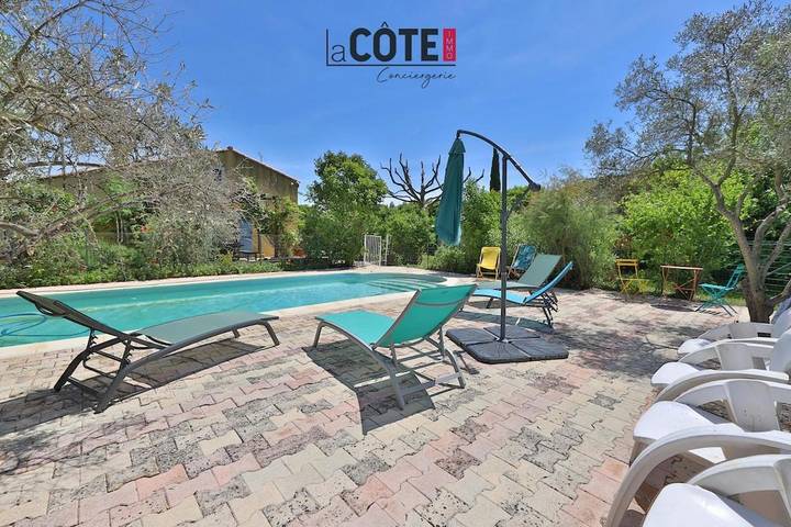 Location de vacances pour 8 personnes, avec piscine ainsi que jardin et terrasse à Gignac-la-Nerthe - 2