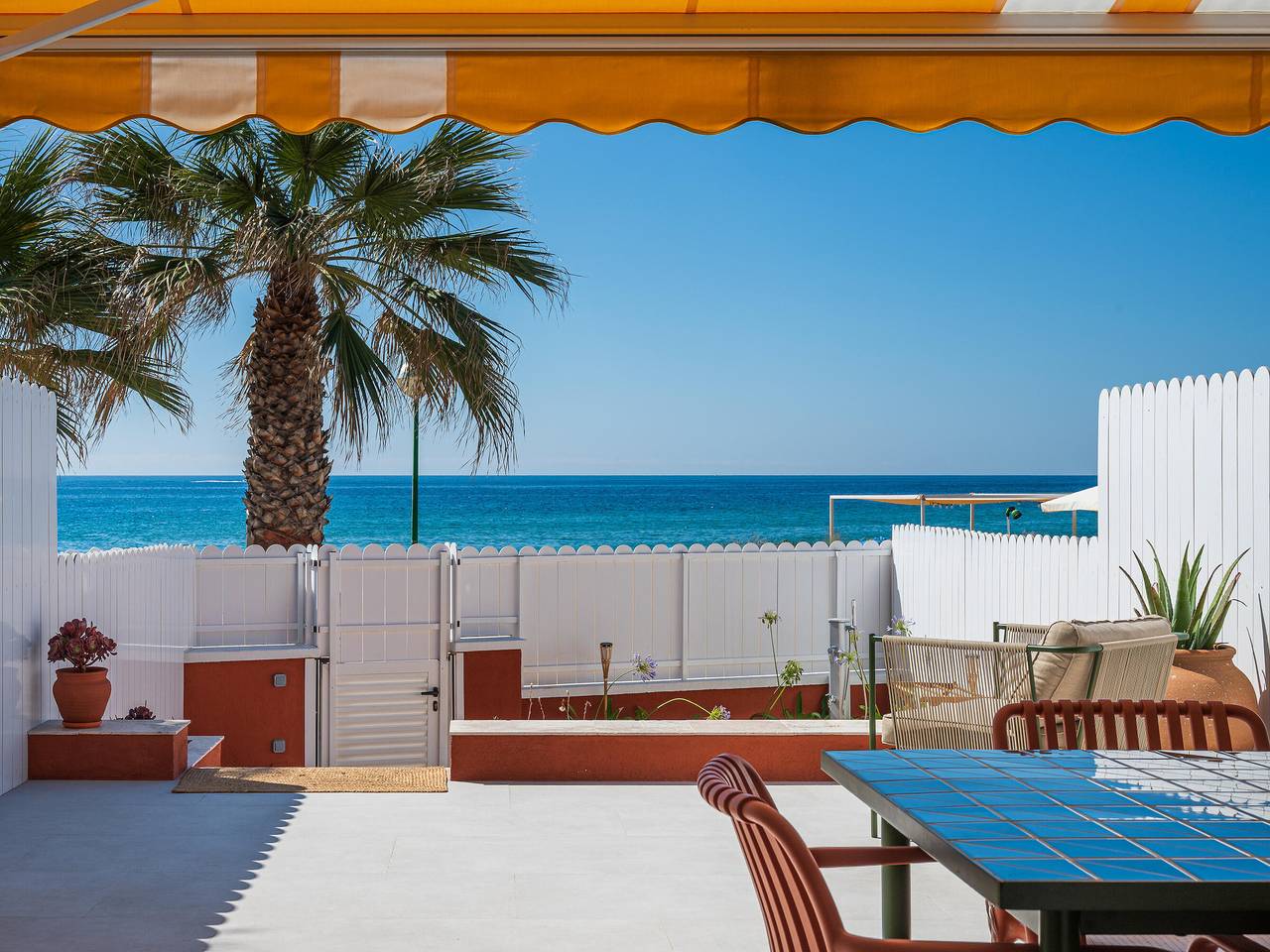 At148 Garbí: Casa situada en primera línea de mar en Creixell in Creixell, Costa Dorada