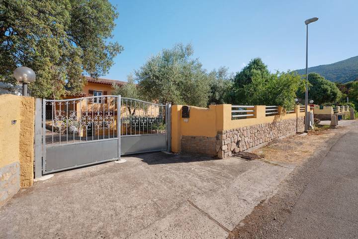Entire apartment, Thilimba Holiday Home: Your Oasis of Tranquility in Southern Sardinia in Poggio dei Pini, Capoterra