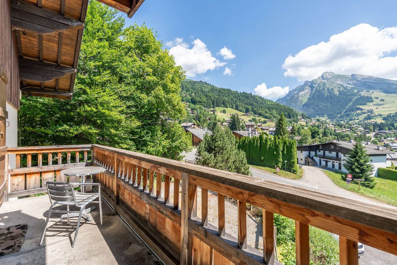 Ganze Ferienwohnung, Ensoleilla 2 : Appartement rénové, vue imprenable, 70m des pistes in La Clusaz, Annecy und Umgebung