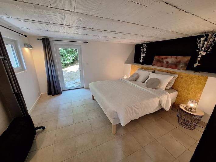 Chambre d’hôte pour 2 personnes, avec vue ainsi que terrasse et jardin à Saint-Geniès-Bellevue