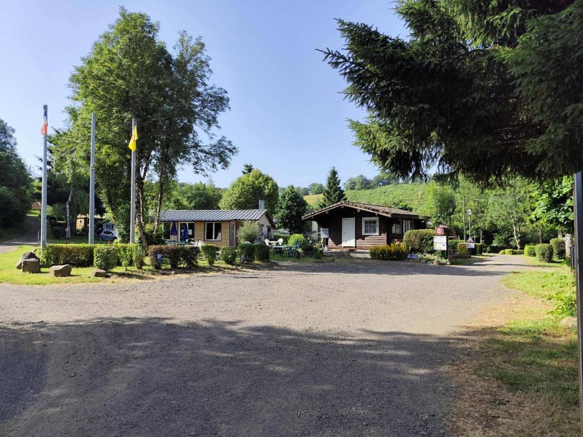 Camping la Vallée in La Tour-d'Auvergne, Parc naturel régional des Volcans d'Auvergne