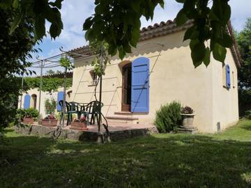 Gîte pour 5 personnes, avec terrasse ainsi que vue et jardin à Le Tignet
