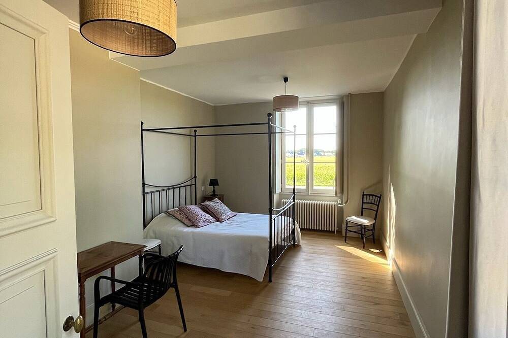 Grande maison familiale au milieu d'un parc à proximité d'Orléans in Mardié, Vallée de la Loire
