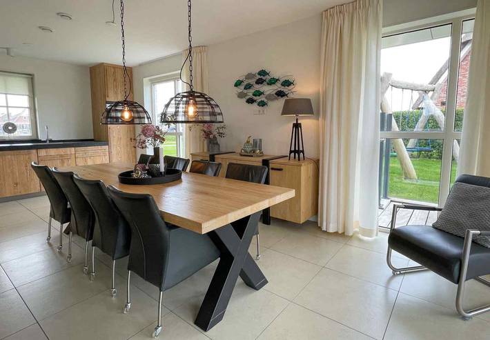 Luxuriöses Ferienhaus für 8 Personen mit finnischer Sauna und Außen Spa am Tjeukemeer in F in Delfstrahuizen, Friesland