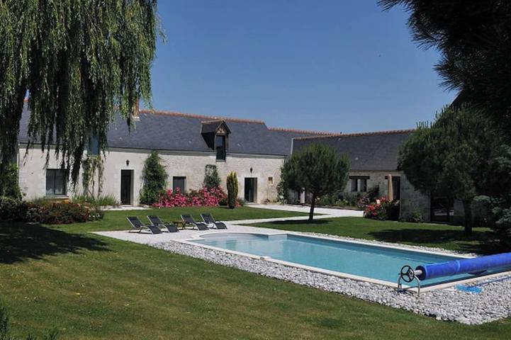 Maison d’hôte pour 4 personnes, avec piscine et sauna ainsi que jacuzzi et jardin en Indre-et-Loire