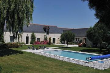 Maison d’hôte pour 4 personnes, avec jardin et piscine ainsi que jacuzzi et sauna à Louans