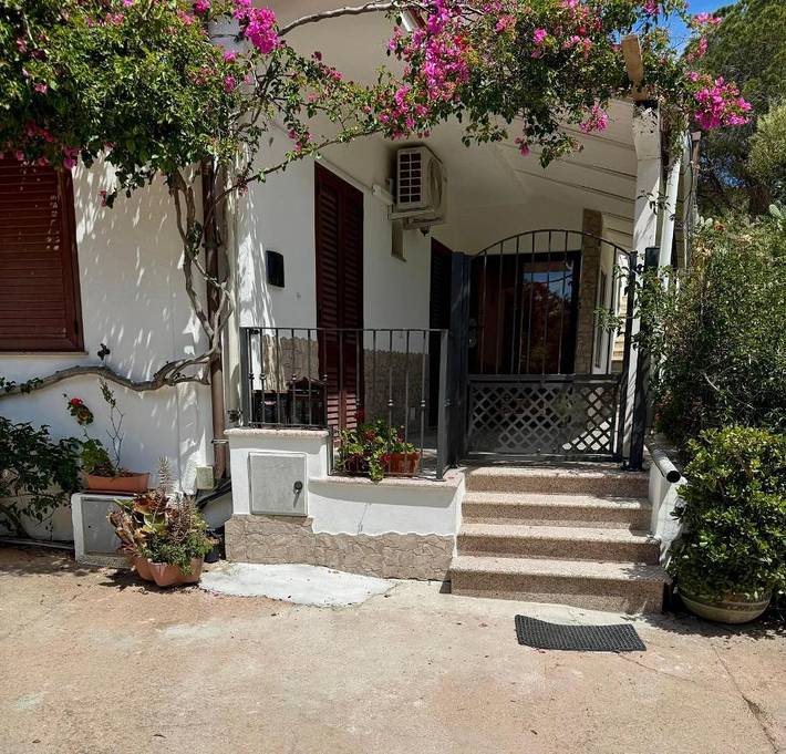 Ferienwohnung für 5 Personen, mit Terrasse und Ausblick in Santa Maria Navarrese - 4