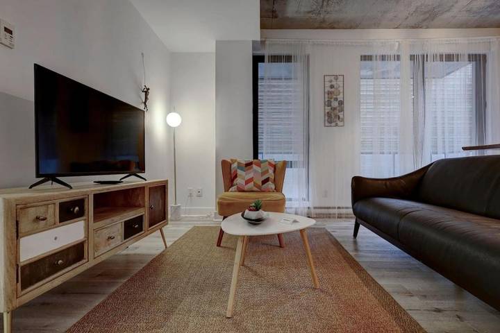 Apartamento para 2 personas, con vistas además de terraza y piscina en Montreal