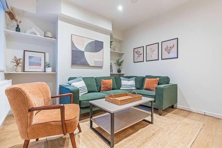 Glamping for 10 people in Cheshire