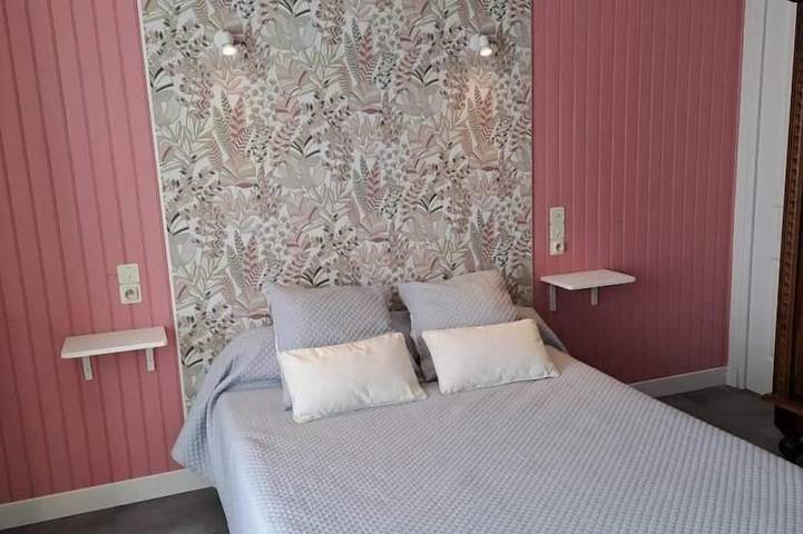 Location de vacances pour 10 personnes, avec jardin à Lavergne - 2