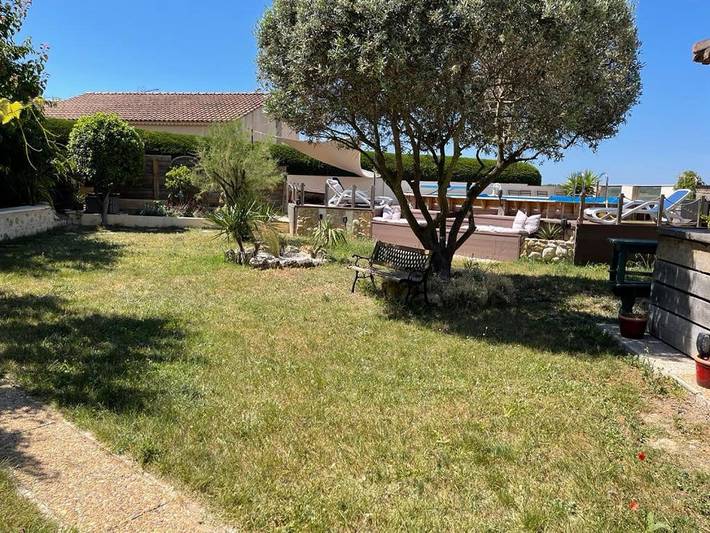 Location de vacances pour 2 personnes, avec terrasse et jardin ainsi que piscine et vue à Montagnac-Montpezat - 3