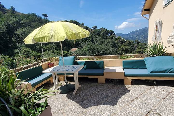 Peaceful 3-bedroom country house in charming Trinità awaits you in Camporosso, Ligurische Alpen