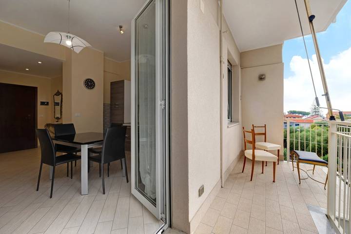 Appartement entier, Appartement « Loano Home » avec balcon et climatisation in Loano, Riviera di Ponente