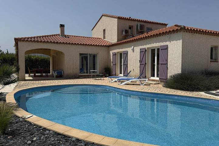 Location de vacances pour 8 personnes, avec Jardin à Vinça