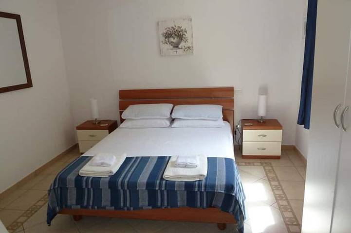 Location de vacances pour 5 personnes, avec Balcon ainsi que Jacuzzi et Jardin à Zambrone - 2