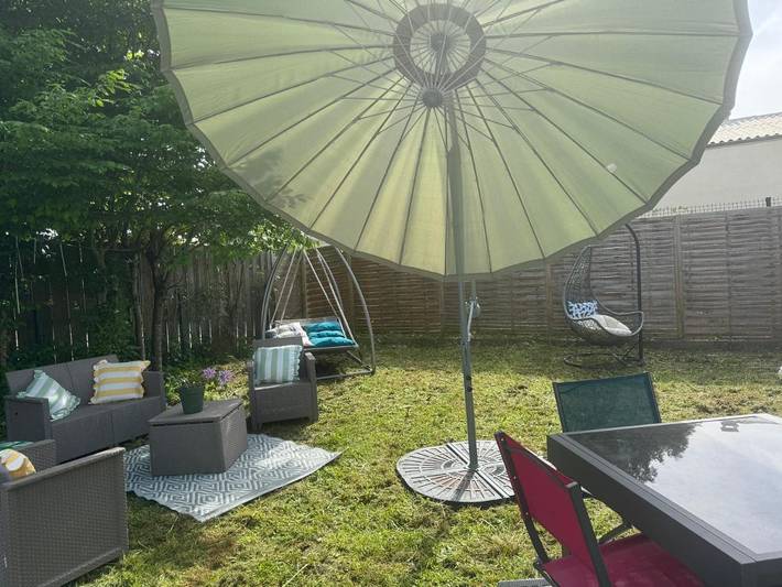 Location de vacances pour 8 personnes, avec Balcon et Jacuzzi ainsi que Terrasse et Jardin à Saint-Pierre-lès-Nemours