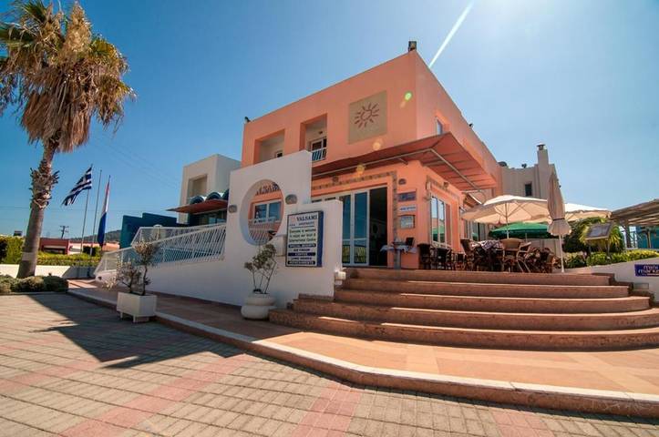 Appart’hôtel pour 4 personnes, avec Balcon et Terrasse ainsi que Jardin et Piscine