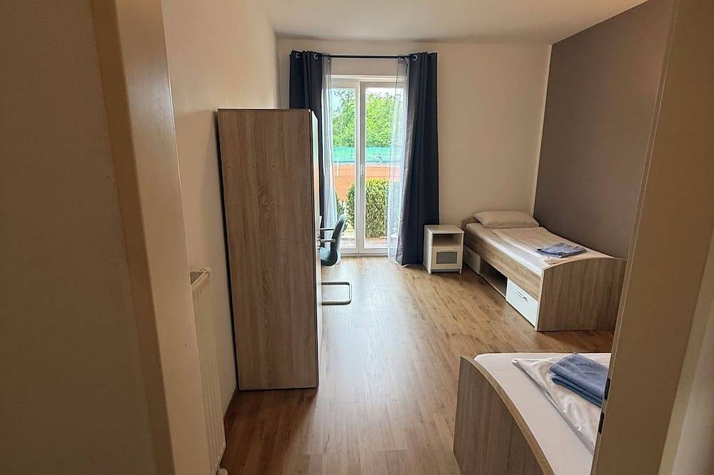 Ganze Wohnung, 4 Zimmer/room in Oberschleißheim, Oberbayern