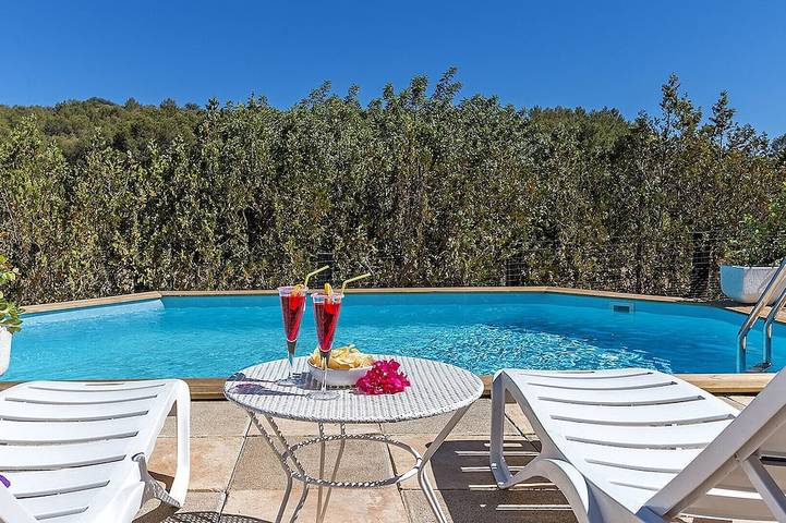Cottage für 6 Personen, mit Terrasse und Pool sowie Garten - 1