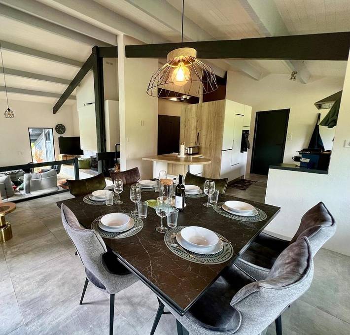 Location de vacances pour 10 personnes, avec jardin et piscine à Saint-Aulaye - 2