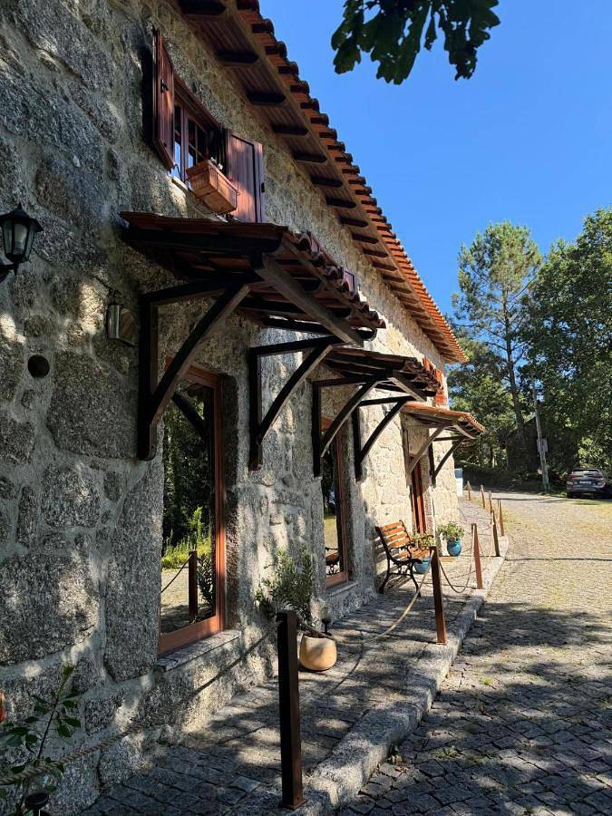 Chalet para 7 pessoas, com vista para o lago e jardim e ainda vista em Fafe