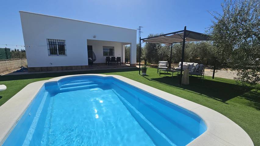 Country House 'Casa Rural Alma Del Olivar' with Private Pool, Wi-Fi and Air Conditioning in Marchena, Sevilla Province