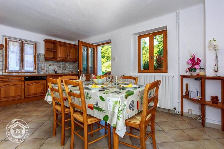 Gîte pour 4 personnes, avec Balcon à Pallud