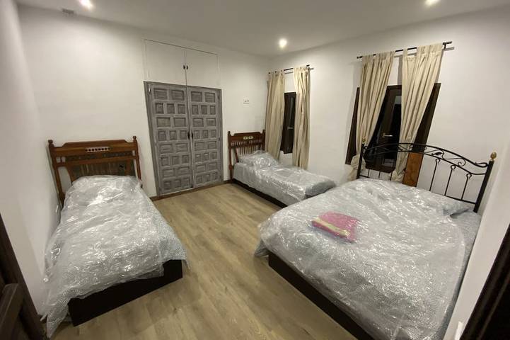 Casa con piscina cubierta a 1 hora de Madrid. Hasta 24 personas in Rascafría, Sierra de Guadarrama