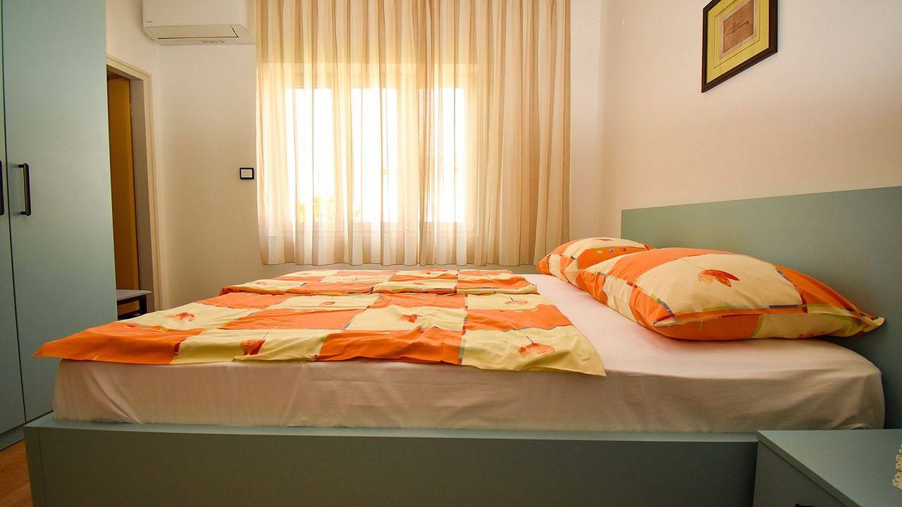 Zimmer für 2 Personen (16 m²) in Rab in Banjol, Rab