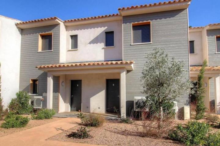 Location de vacances pour 5 personnes, avec piscine ainsi que jardin et jacuzzi, adapté aux familles dans Plage Cala Rossa - 4