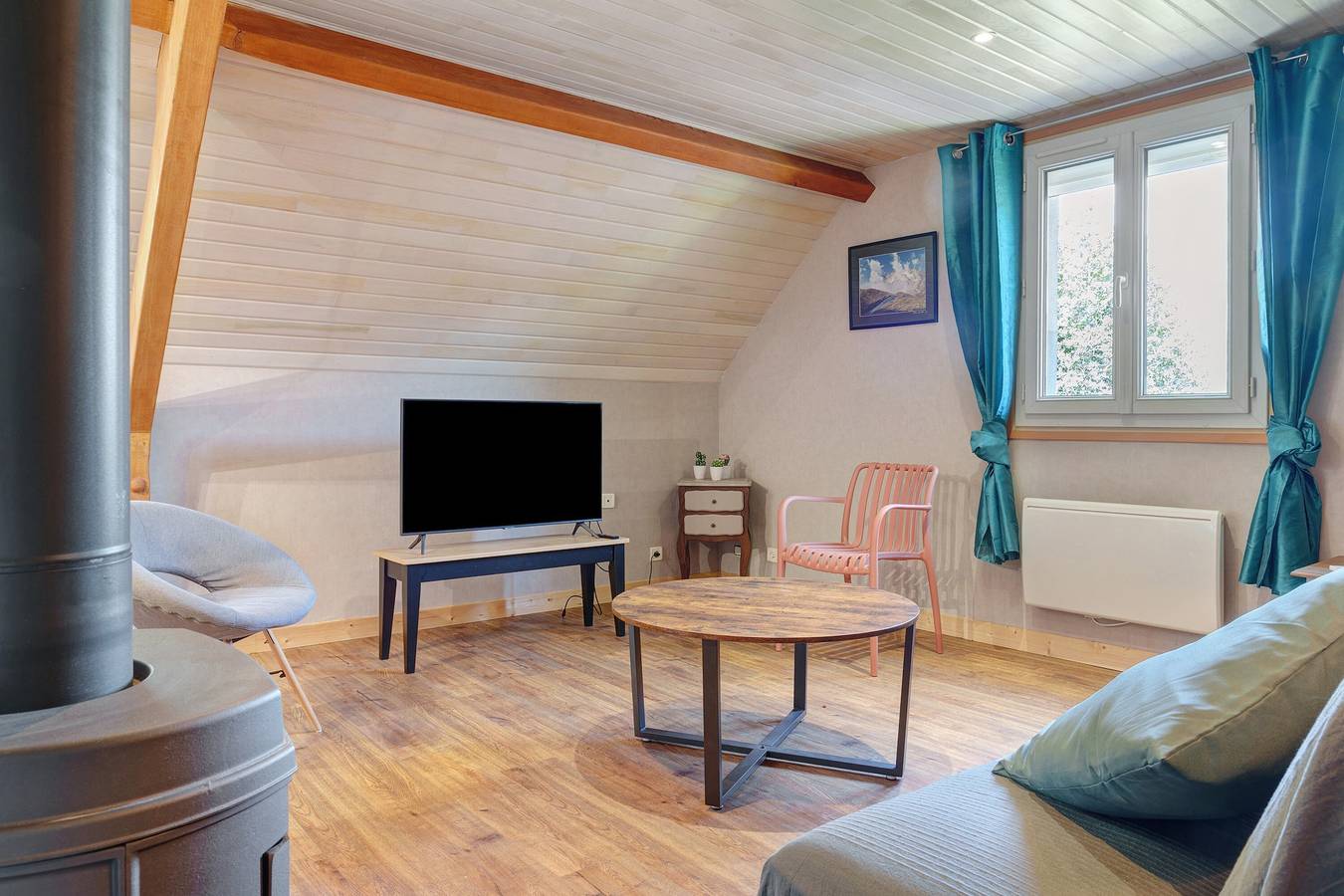 Appartement entier, Appartement « Des Trois Vallées » : Vue Montagne, jardin privé et Wi-Fi in Villelongue (Hautes-Pyrénées), Parc national des Pyrénées
