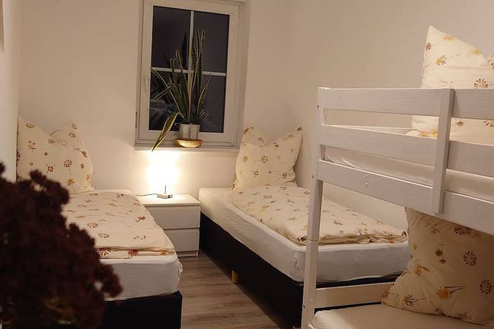 Ganze Wohnung, Kerstin in Neundorf, Thüringer Schiefergebirge