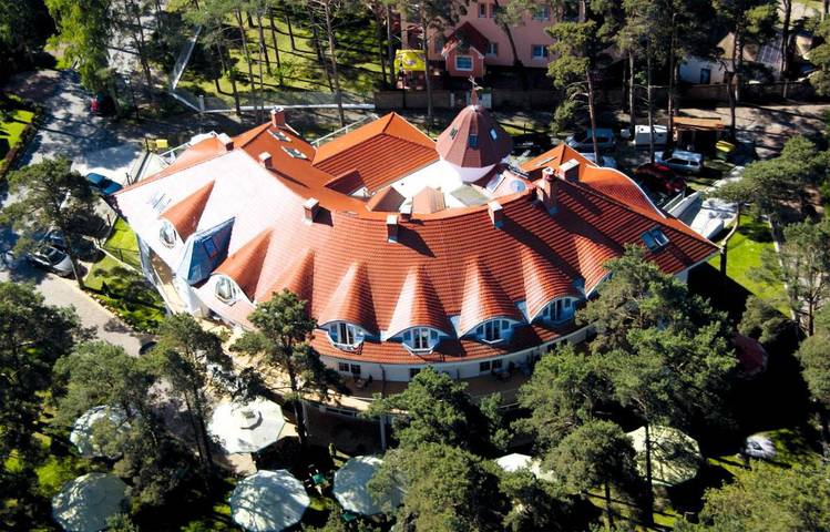 Resort dla 3 osób, z basen i jacuzzi oraz ogród i sauna - 1