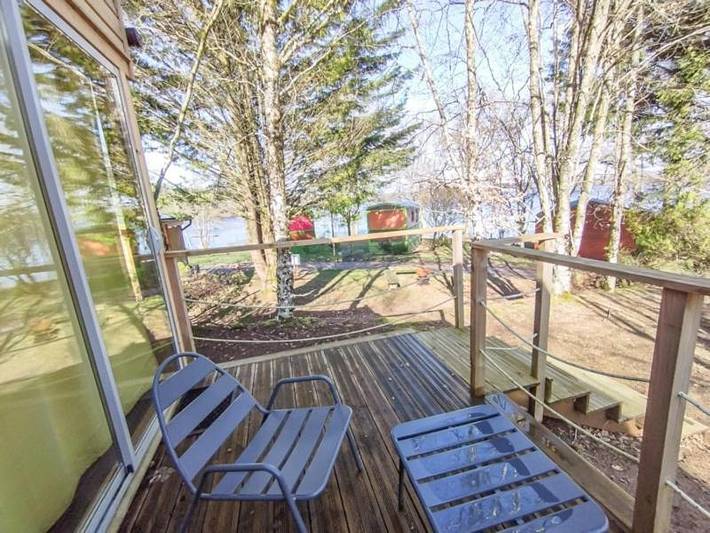 Location de vacances pour 2 personnes, avec Terrasse et Jardin ainsi que Vue sur le lac et Vue dans Lac des Settons - 4