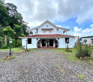 Cottage pour 10 personnes, avec jardin et vue dans Jardin de Balata