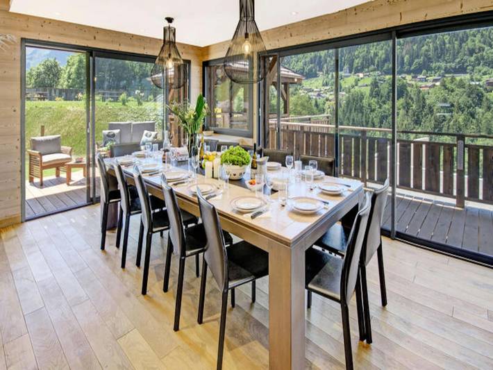 Chalet pour 12 personnes, avec jacuzzi ainsi que sauna et jardin, adapté aux familles à Montriond - 2